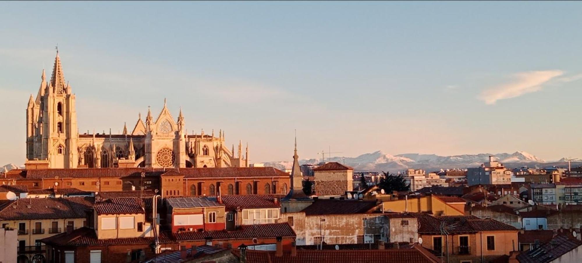 The View - Apartamento Reformado Con Vistas A La Catedral - Leonapartamentos 外观 照片